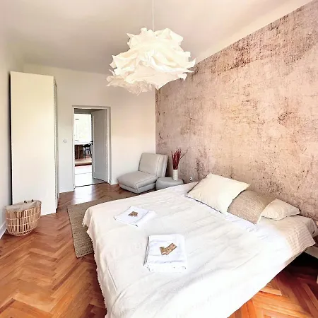 Concierge Wiatraczna Varsovia